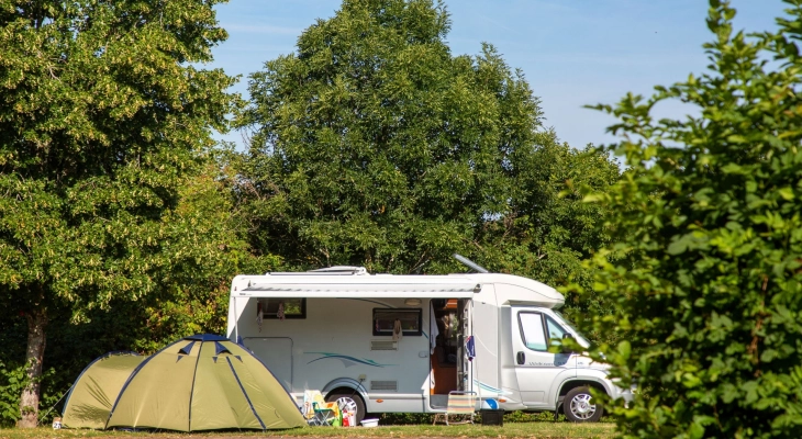 Staanplaats speciaal voor campers, camping Saulieu