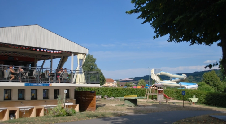 Vue générale du camping de Matour
