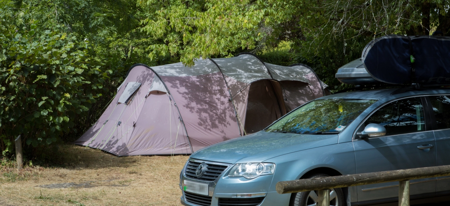 Stellplätze für Wohnwagen oder Wohnmobile